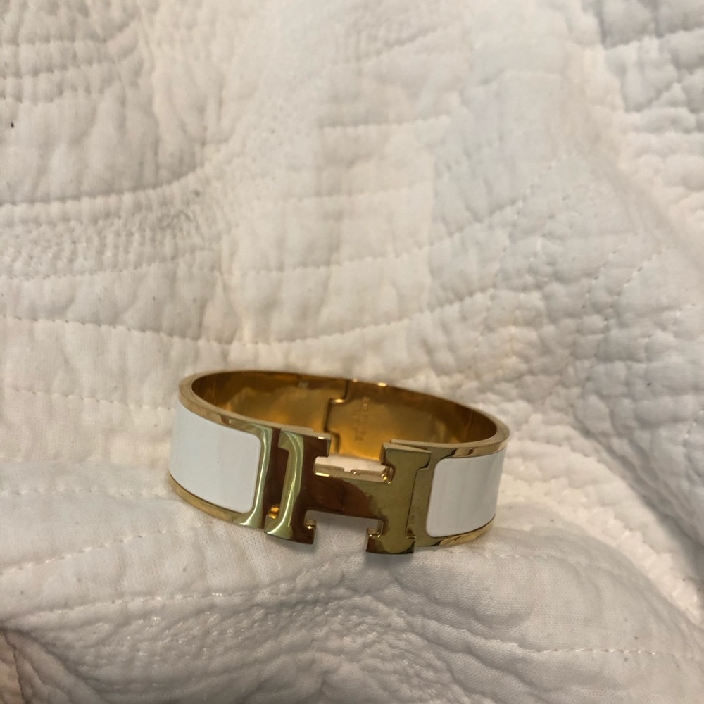 H bracelet